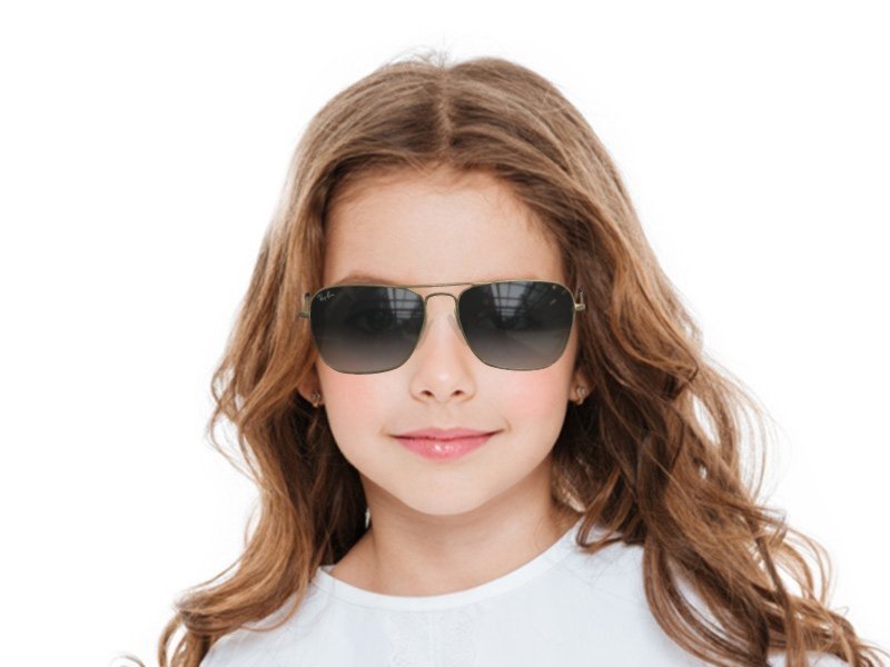 Ray-Ban RB 3136 004 Caravan Sunglasses | Sunglasses Direct